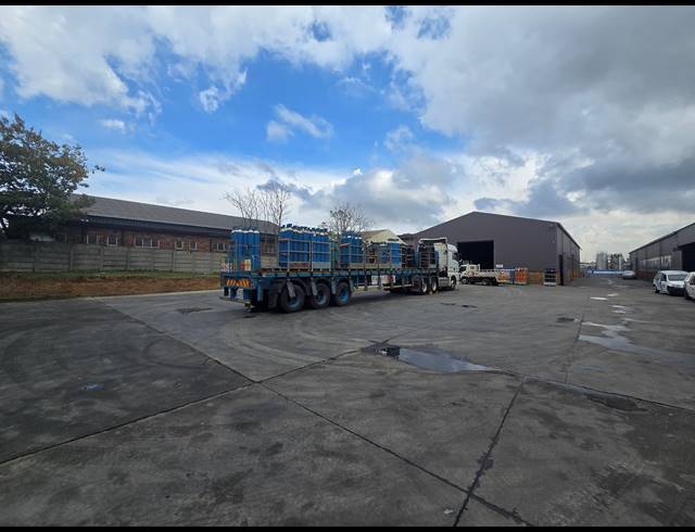 1,000M² FACTORY TO LET IN ANDERBOLT